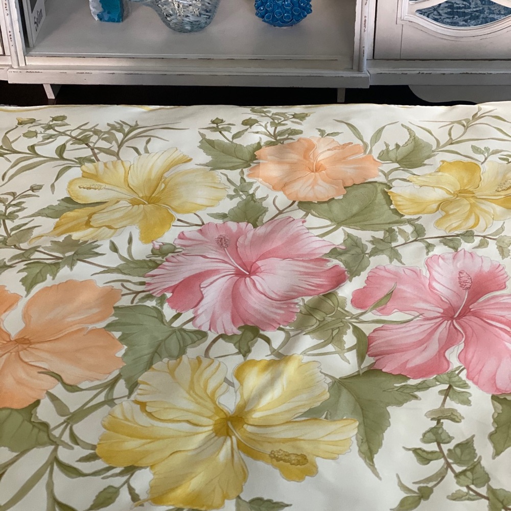 Authentic Salvatore Ferragamo Silk Floral Scarf - Picture 4 of 7